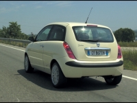 lancia-ypsilon-a19