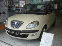 lancia-ypsilon-c01