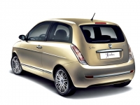 lancia-ypsilon-2006-a02