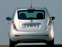 lancia-ypsilon-2006-a08